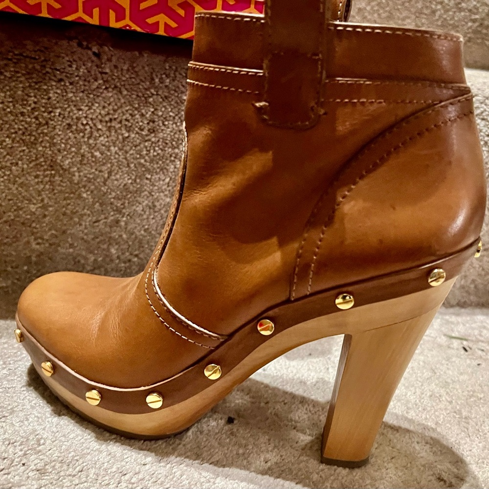 Tory Burch ROYAL TAN 273 size: 8.5  $395 Retail. USED - Picture 2 of 6